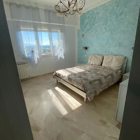 Paradiso Apartment *